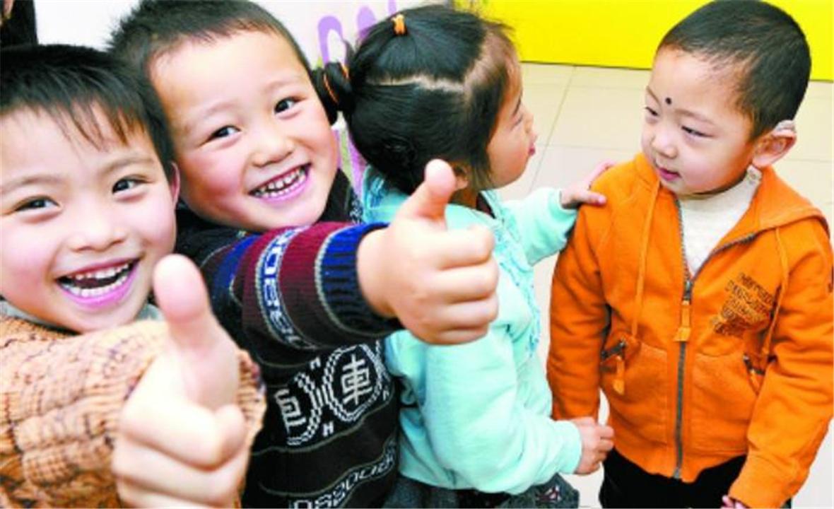 幼儿园“新型攀比”成风，家长苦不堪言，孩子也受到波及