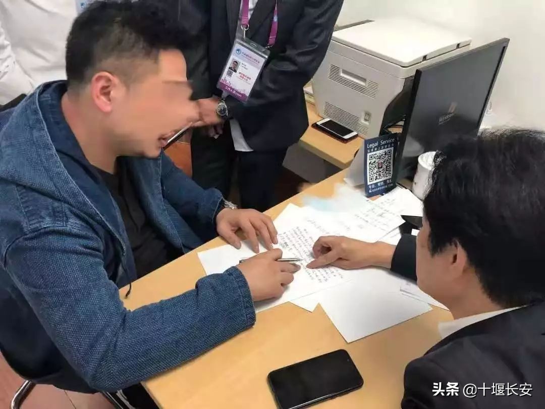 黄世仁杨白劳现场演出,杨白劳与黄世仁大学生辩论会