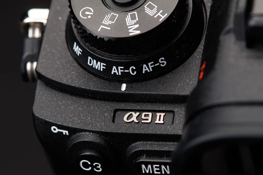 佳能eosr和索尼r3选哪个,佳能r3和佳能eosr3