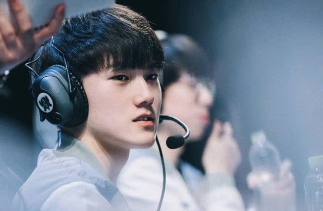 电竞妈粉,电竞职业选手宝蓝