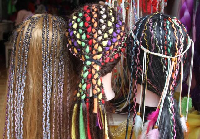 彩辫的寓意,云南彩辫真的是寡妇辫吗