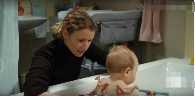 男孩背后长了一只翅膀,男孩身上长了一对翅膀是什么电影