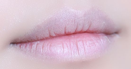 护唇日夜呵护滋润小嘴唇,冬季护唇技巧