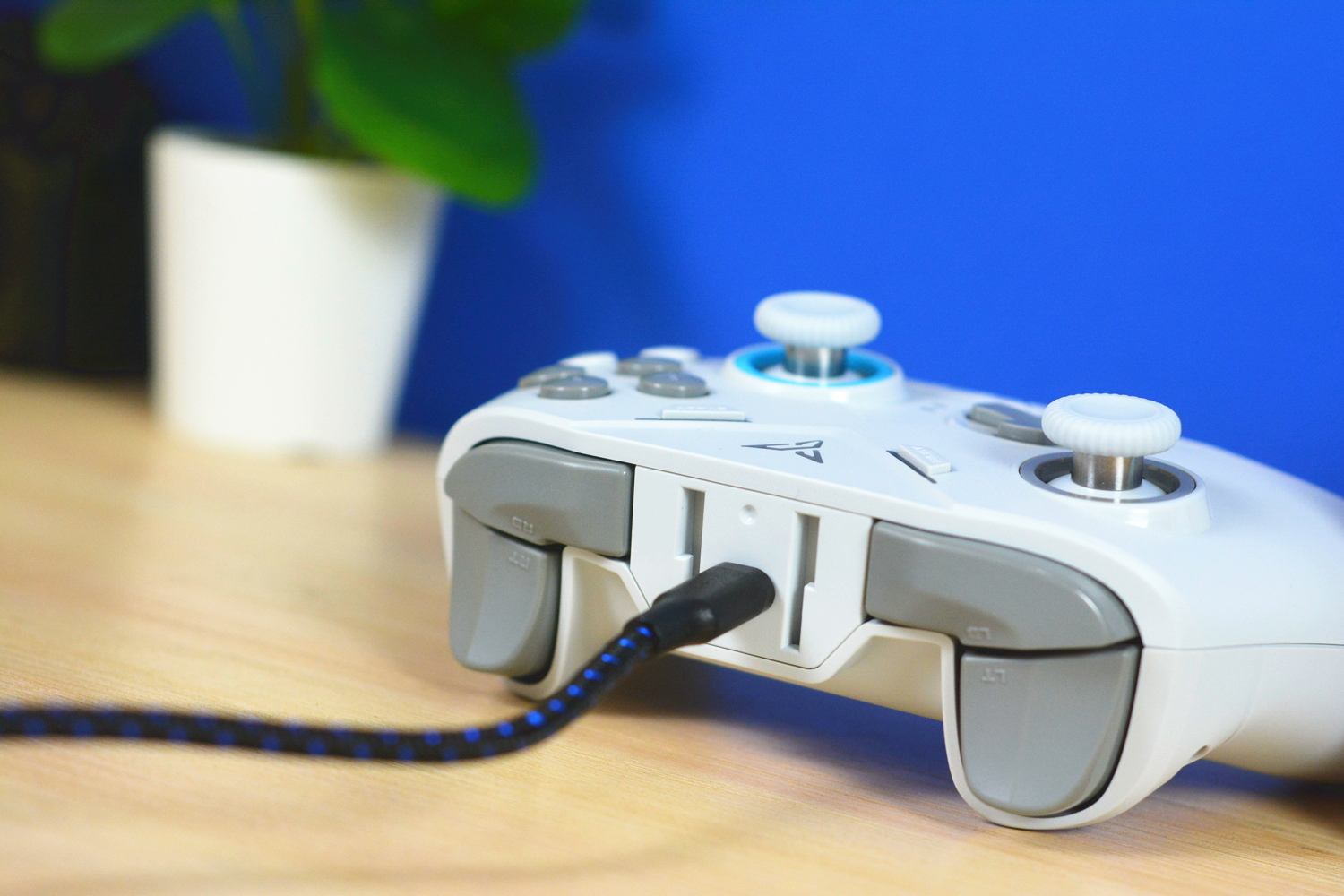 飞智黑武士二体感操控,飞智黑武士2亮黄光