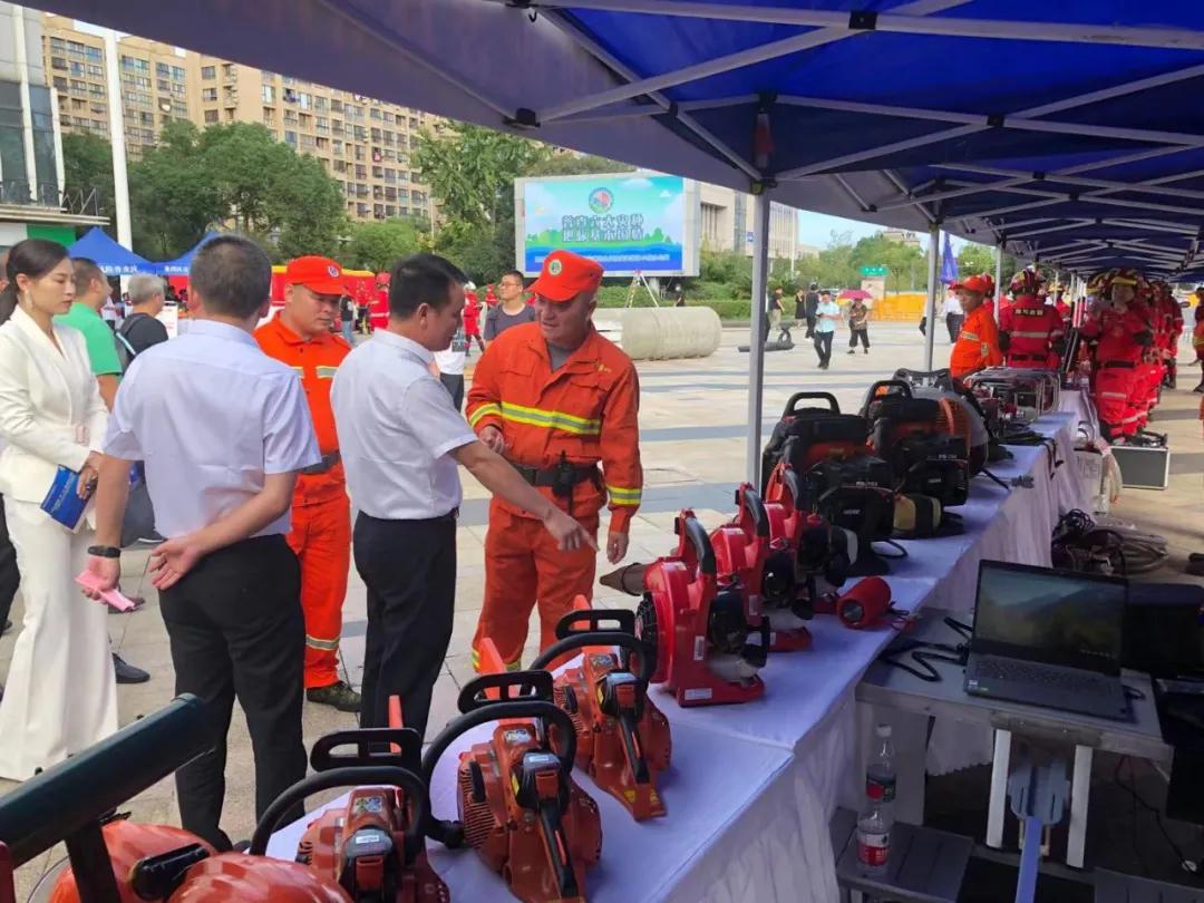 这个活动很“亮”很“靓”