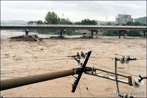 洪灾来时自救或预防的措施,人们如何在暴雨洪灾中逃生自救