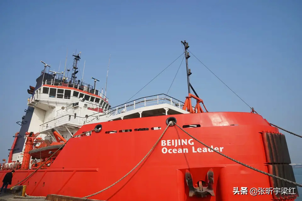 在死海沉浮，探秘无人岛，真正的航海生活比书里精彩一百倍