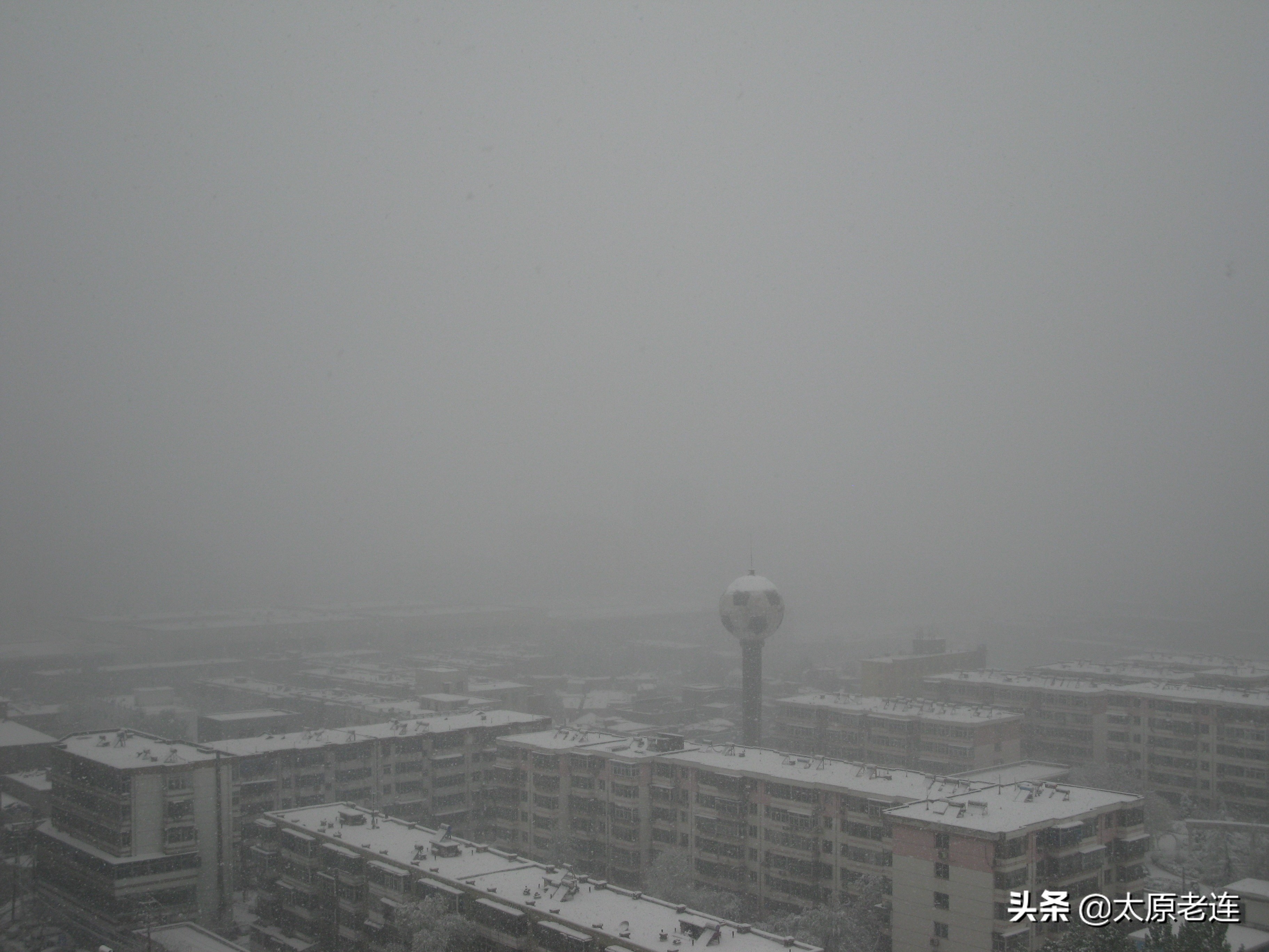 记忆中的老水塔,太原足球水塔