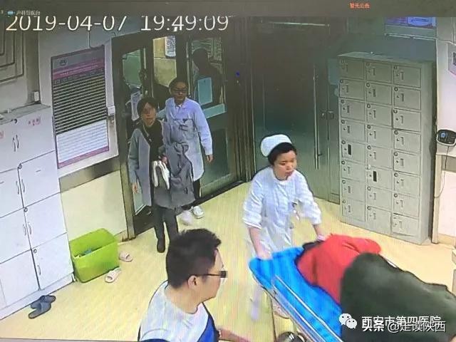 从生死营救到“*拍偷**照”，发生在西安四院的这些场景，温暖了2019