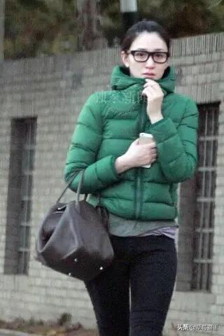 8位标准的都市美女，古装扮相略显违和，一换上现代装就艳丽逼人