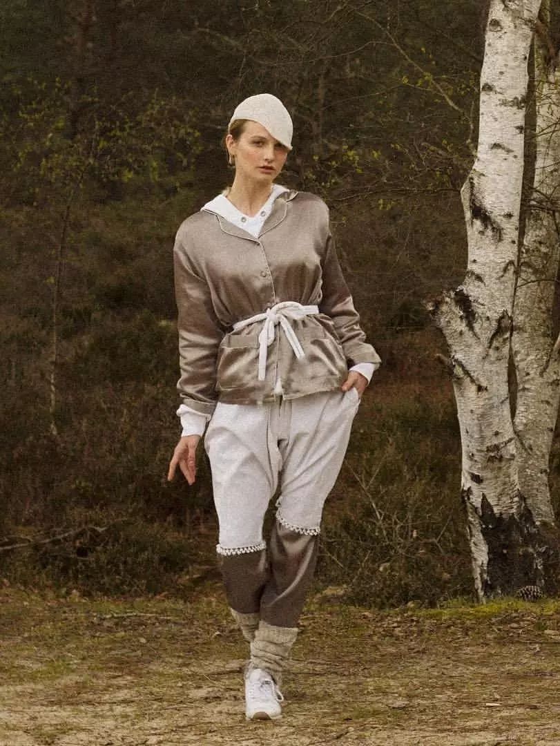 我太太太难了！项链戴在脖子上还做错了？