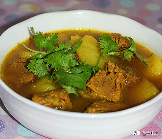 阜阳牛肉汤汤色清亮,牛肉汤最好吃的做法小视频