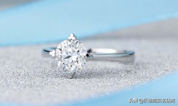 铂金什么颜色百搭,铂金什么款式最适合女生戴