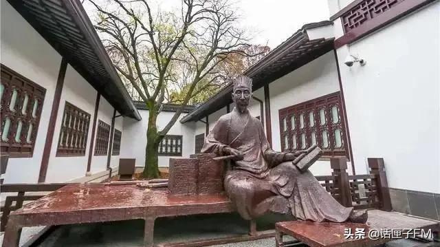 刚刚，复旦大学附属眼耳鼻喉科医院两院区恢复门急诊，记者现场直击