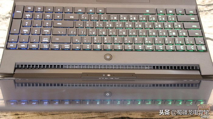 技嘉aero15xv8详细评测,技嘉游戏本aorus15x