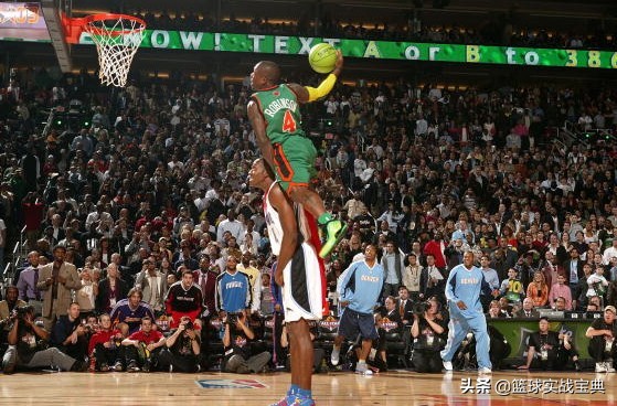 弹跳力在篮球中怎么发挥出来,没有弹跳能力通过训练就能扣篮