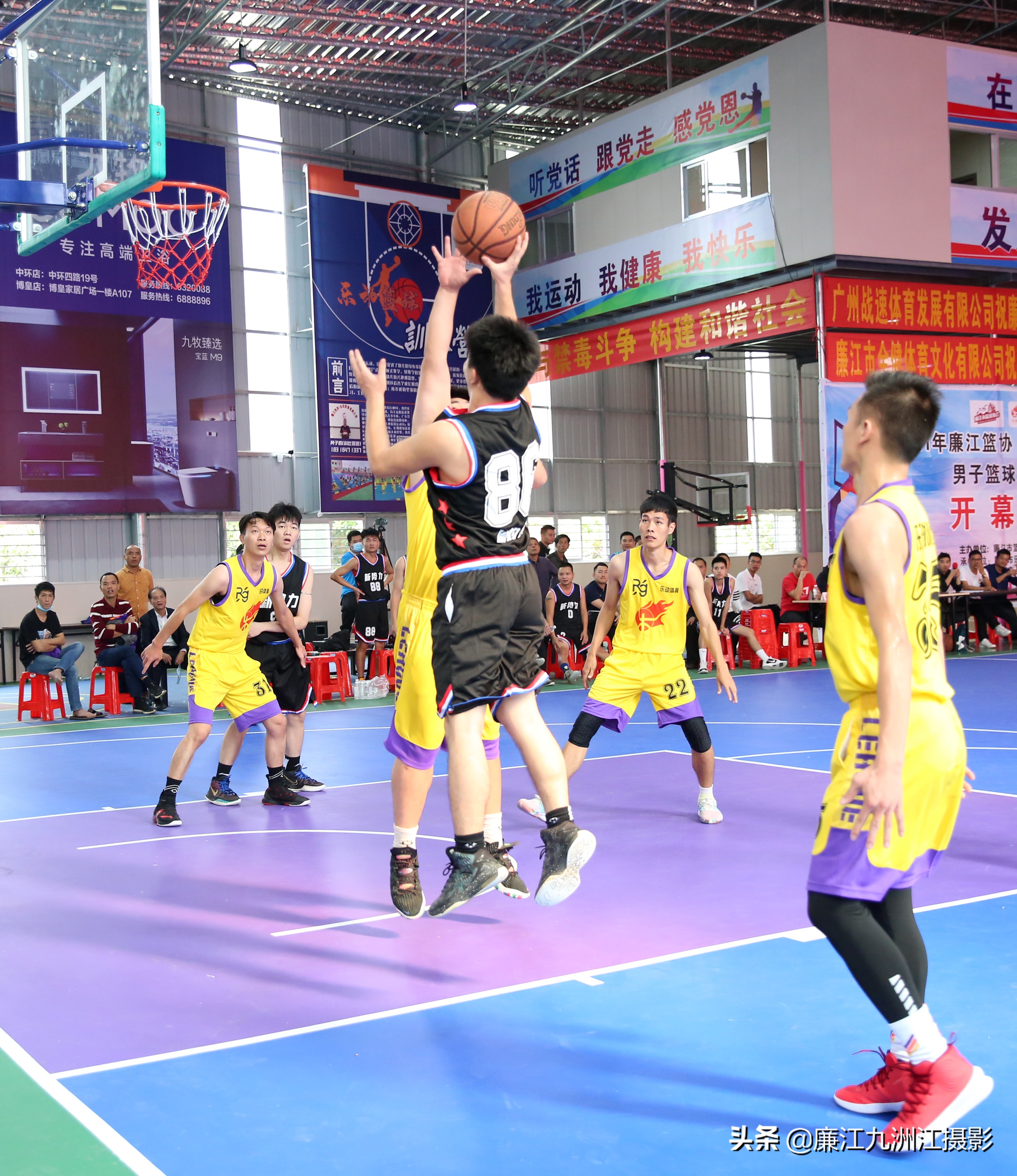 廉江市乐动体育馆,廉江乐动杯篮球比赛