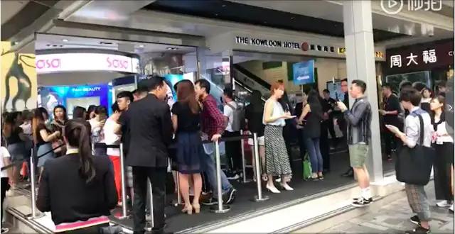 范冰冰首推自产面膜,在香港抢光网友:这是托儿吧?