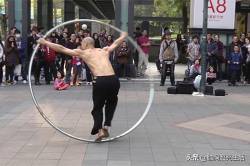 七个令人拍案叫绝的街头表演,7个拍案叫绝的街头表演