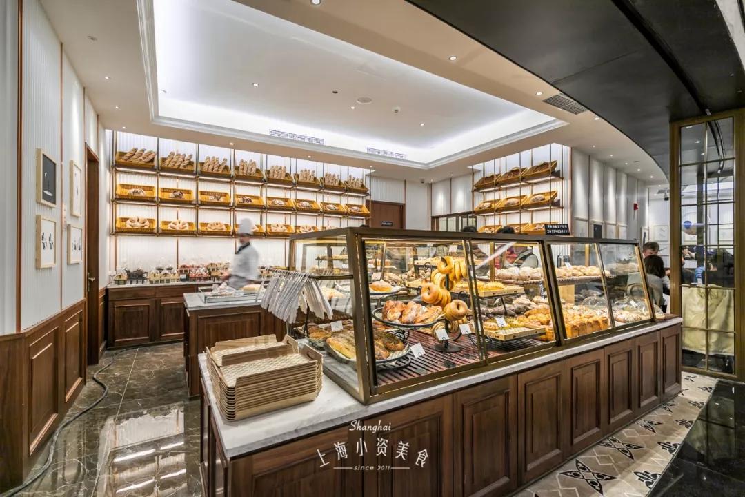 过年去超市囤货,过年没来得及买年货