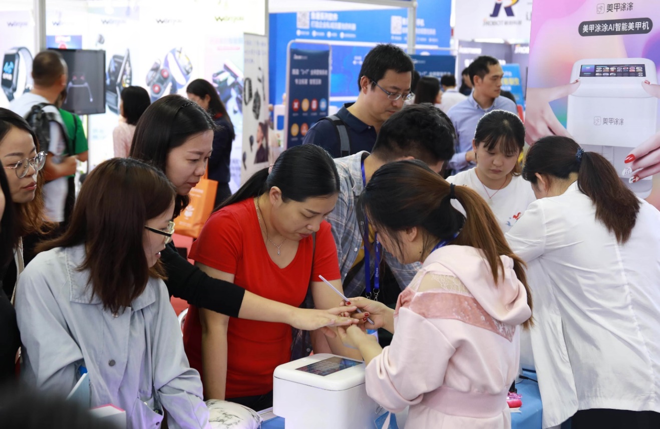 自动美甲机做美甲价格,智能美甲机美甲全过程