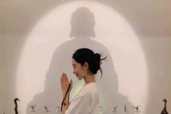 网红相差17岁的夫妻抖音,网红炫富爆红