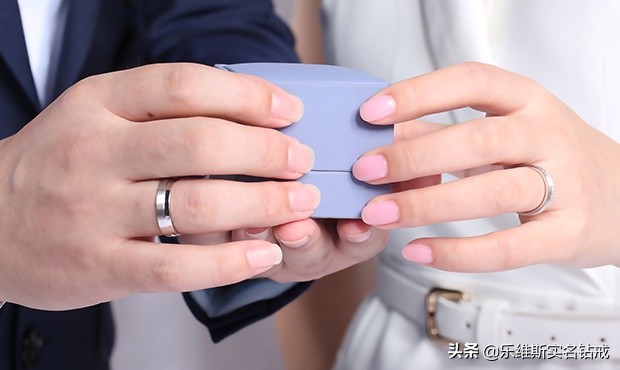素圈婚戒什么材质好,dr婚戒什么材质