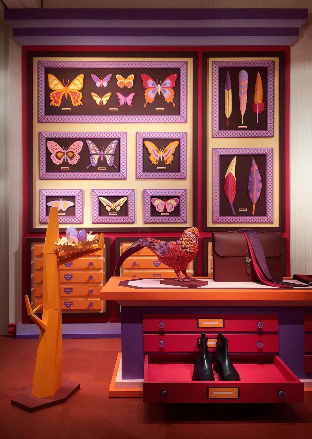 爱马仕最新的橱窗设计,手工制作的梦幻艺术空间