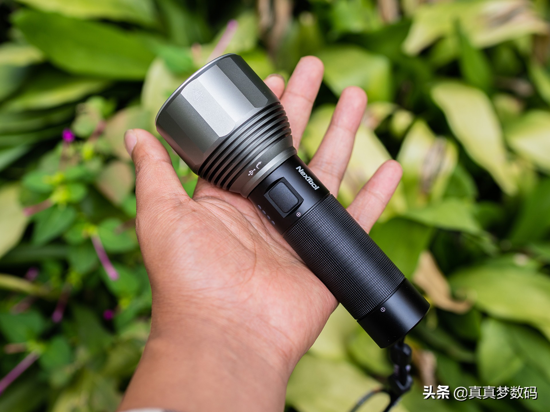 2021强光手电选购经验篇一:盘点我的高性价比强光手电筒