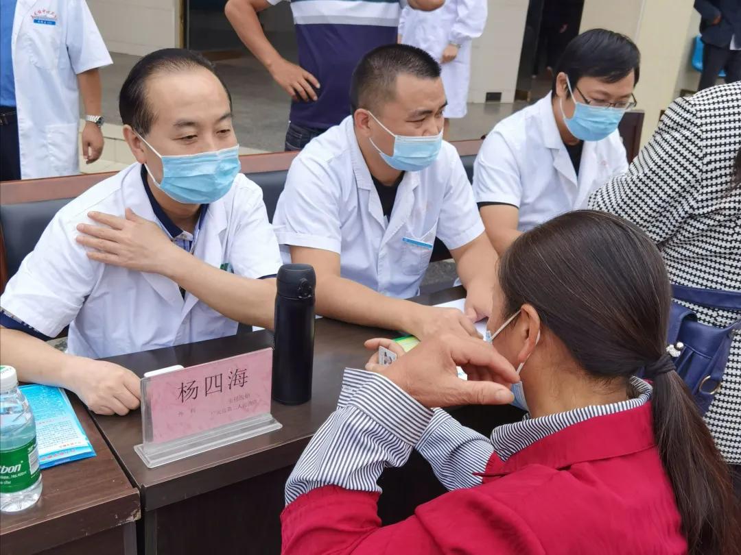 心系群众办实事,心系群众办实事为民解忧暖人心