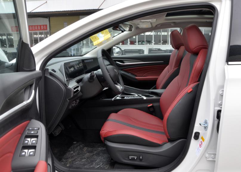 动力好省油耐用操控好的家用车suv,最省油的紧凑级家用轿车试驾