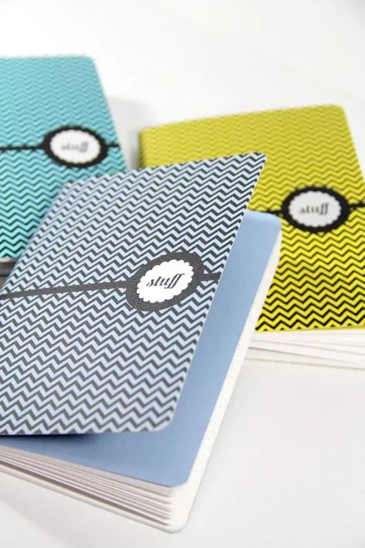 数字媒体艺术用的笔记本电脑,苹果笔记本艺术字体