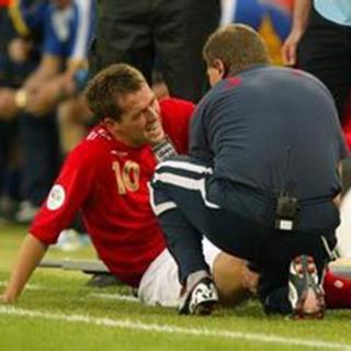 欧文十八岁就是英超最佳射手,欧文成为传奇巨星