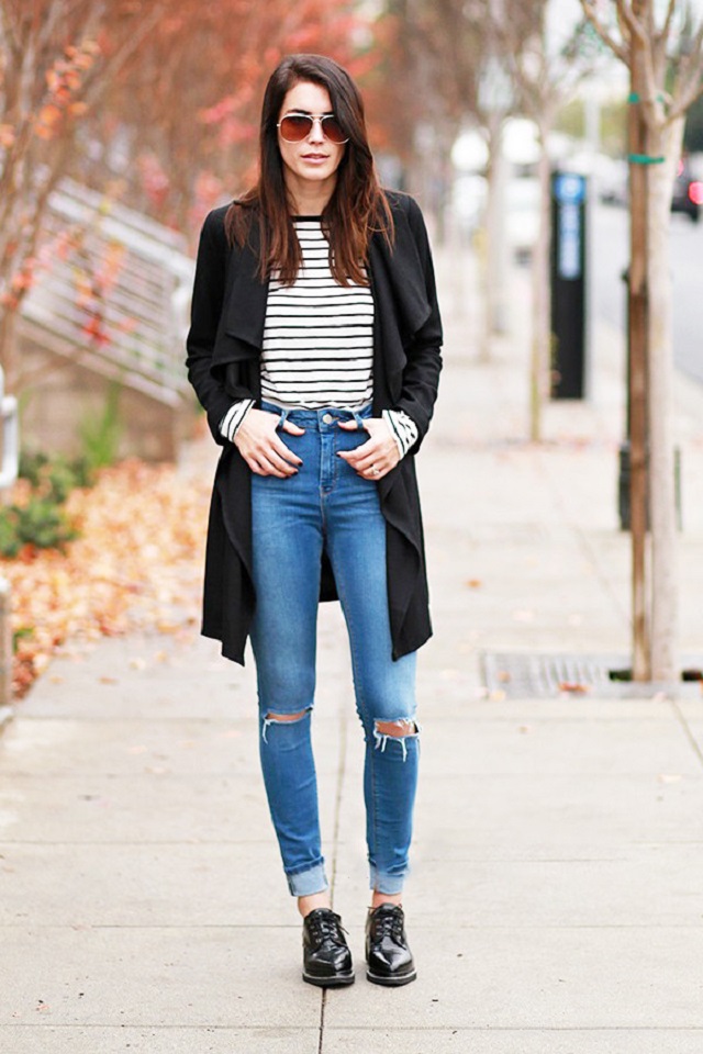 女人穿条纹想摆脱“土气感”?试试这样来搭配,青春减龄美上天