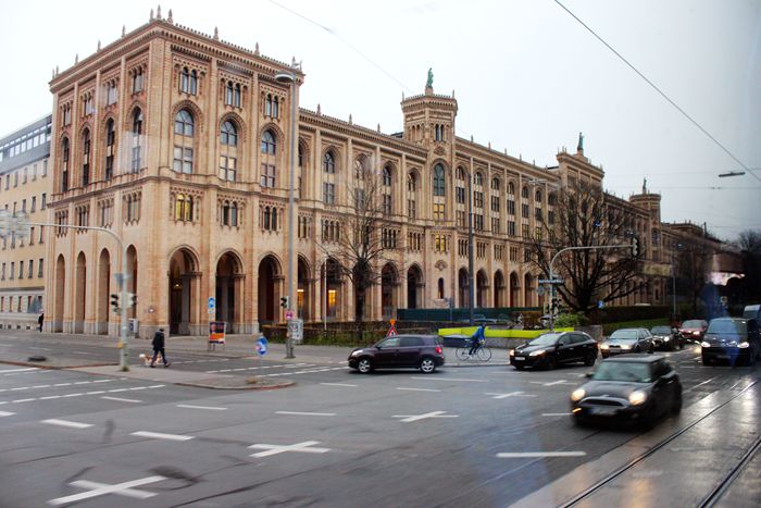 与意大利商人讨价旅游购物欧洲与亚洲国家不同的经营价值观