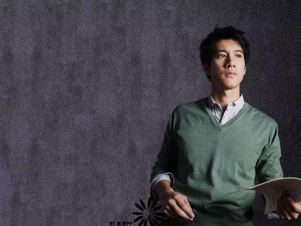 三娃奶爸王力宏，年入4.6亿，却一件衣服穿10年，钱都去哪了？