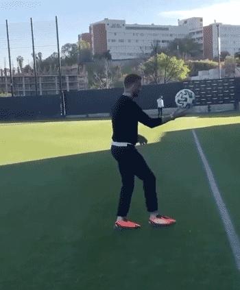 47岁贝克汉姆亮相看台帅气依旧,贝克汉姆帅照