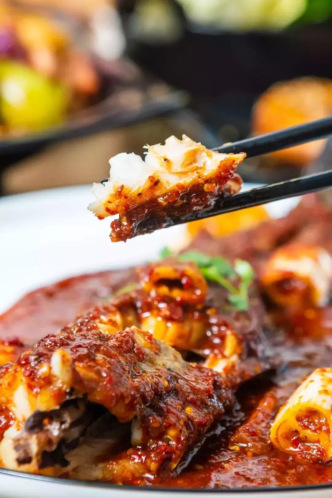 阿姨在路边卖麻辣拌,辽宁大姐秘制麻辣拌