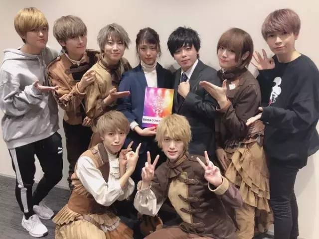 帅哥比赛里混进了一个“女孩子”，还撞脸了有村架纯黑岛结菜？