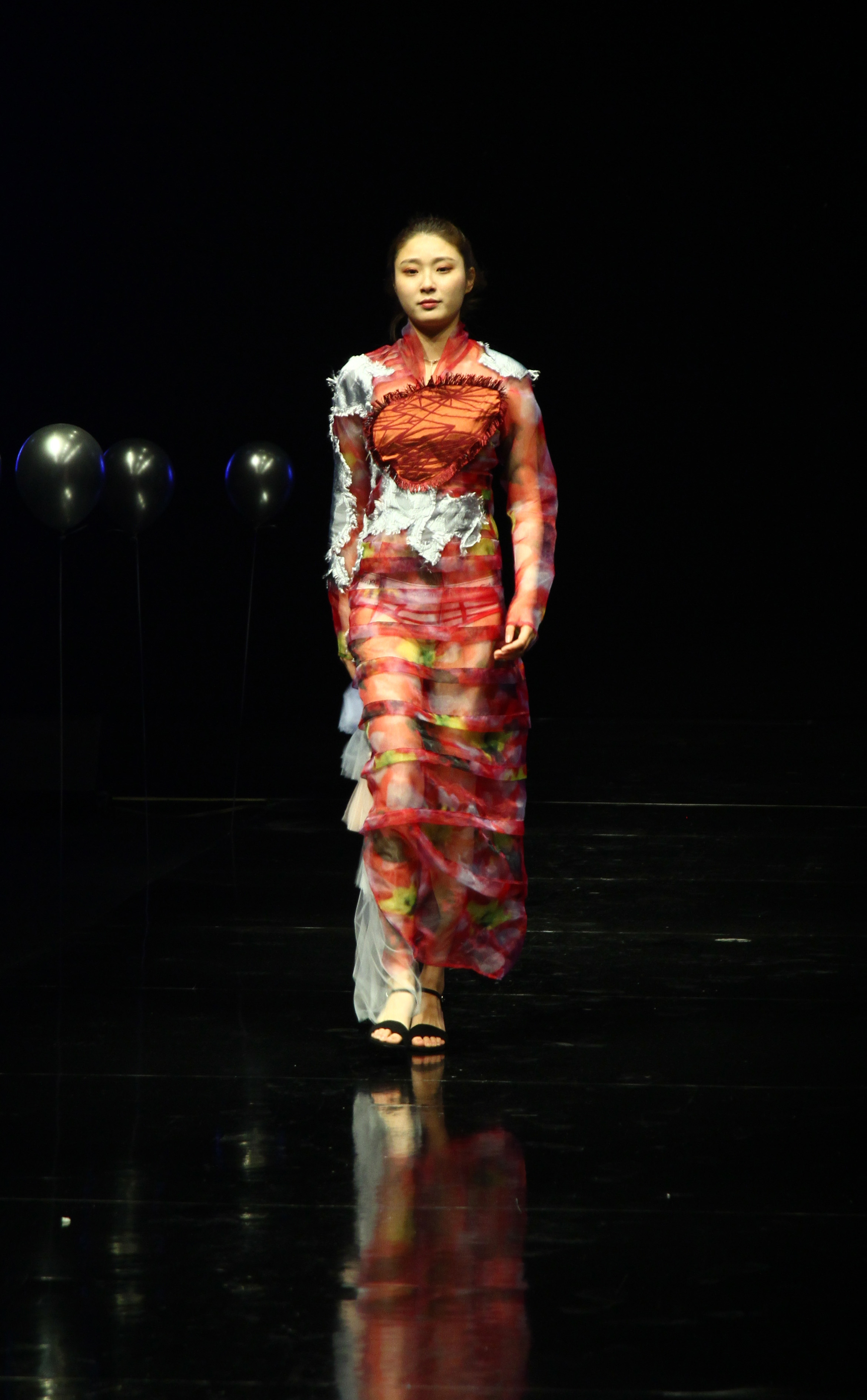 以“秀”展“料”用创意点亮时尚