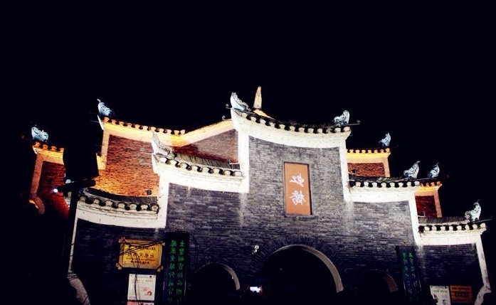 湖南湘西凤凰八面山,凤凰古城属于哪个市哪个县