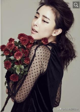 黄小蕾西装照片,黄小蕾穿西装视频