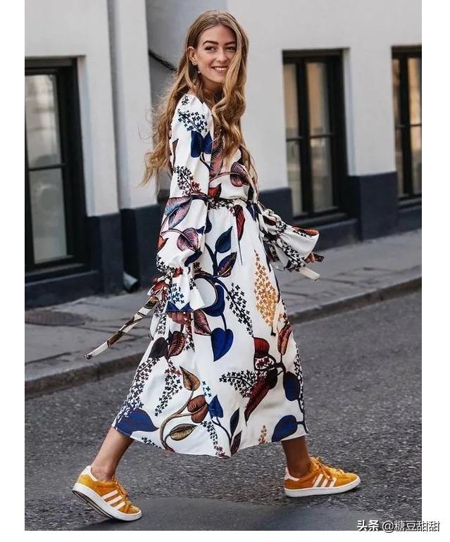 碎花裙怎么搭配好看,碎花裙怎么搭配更好看