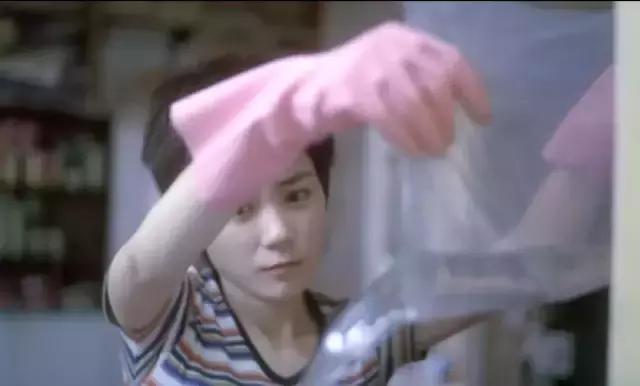 “你月薪3千，却用上万化妆品，哪个男人养得起你”