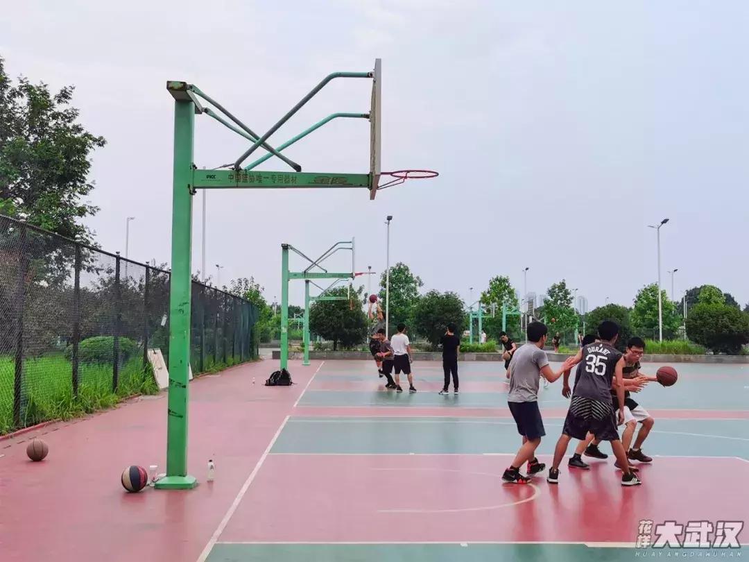 武汉科技大学的机械学院,武汉科技大学医学院和临床学院