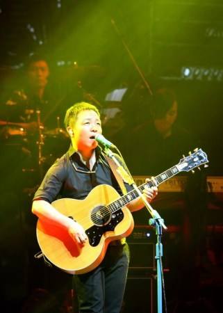 “歌神”许巍：曾因抑郁症险些自杀，如今年过半百，却回归为少年