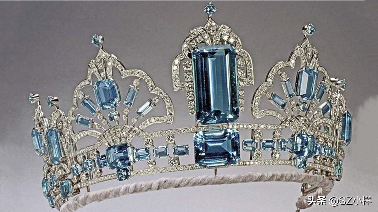 英国女王多奢侈,英国女王佩戴珠宝来源图