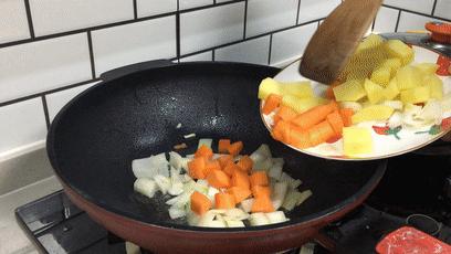 呷哺酱料怎么调好吃,大食堂自制食物简单做法