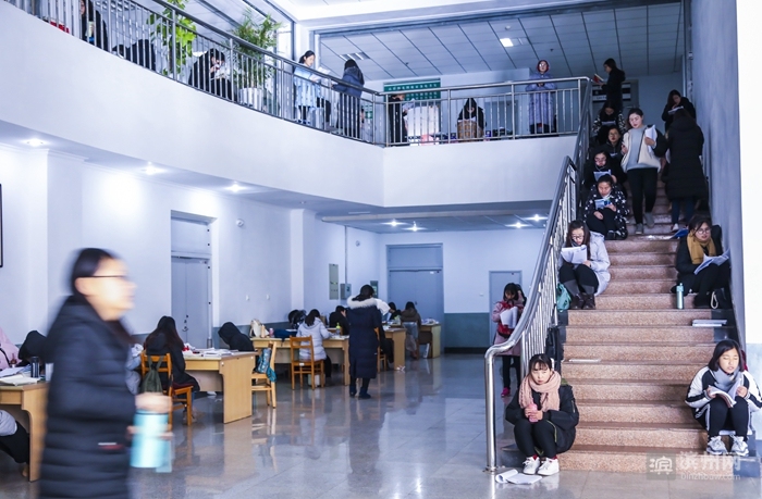 2018时光已走滨州日报90后小美摄影记者定格了您的最美