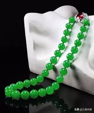 史上最贵的32件天价翡翠图片,史上最贵的翡翠原石